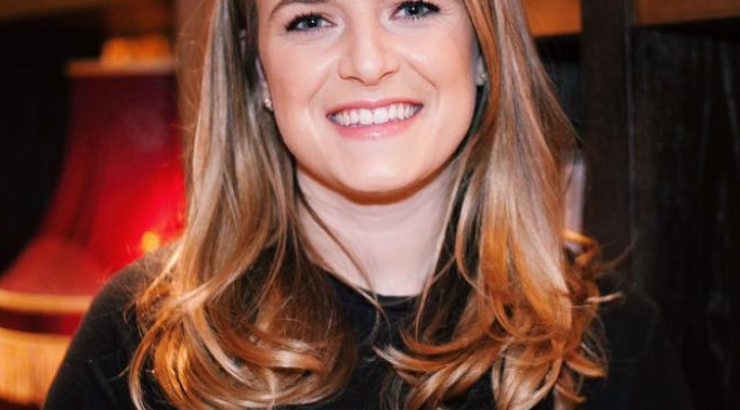 Sedge Beswick: Η γυναίκα που βρισκόταν για χρόνια πίσω από τα social media του ASOS, μία από τις πιο πολυσύχναστες σελίδες μόδας στον κόσμο!