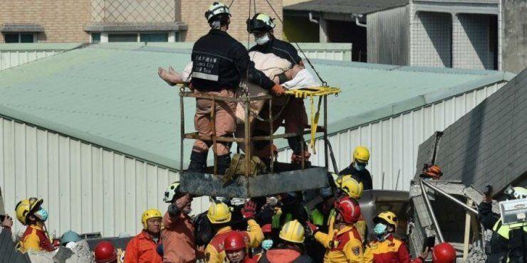 Ταϊβάν: Ελπίδα μέσα απο τα συντρίμμια-Ανασύρθηκαν 2 ζωντανοί 