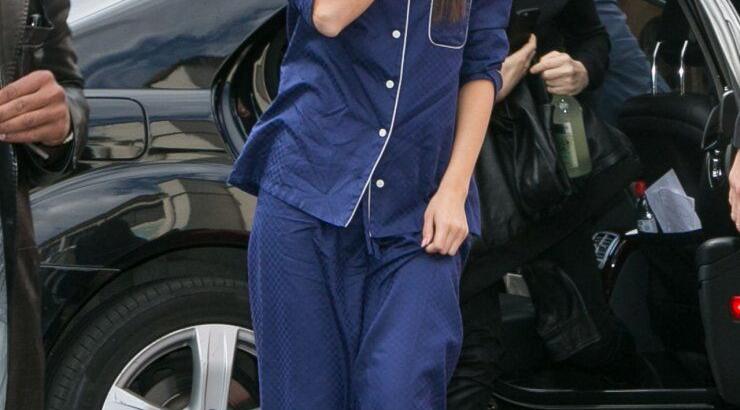 Selena Gomez: Βγήκε έξω με τις...πυτζάμες της [εικόνες]