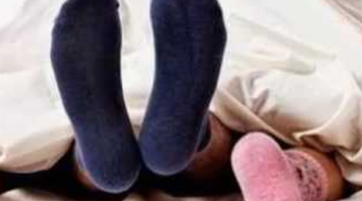 Τι ρόλο “παίζουν” οι κάλτσες στο σεξ;