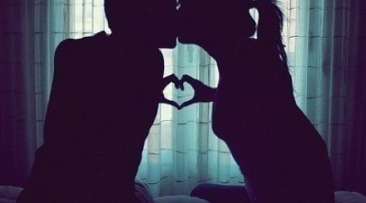 Σεξ στο σκοτάδι: Μήπως νιώθεις άσχημα για το σώμα σου;