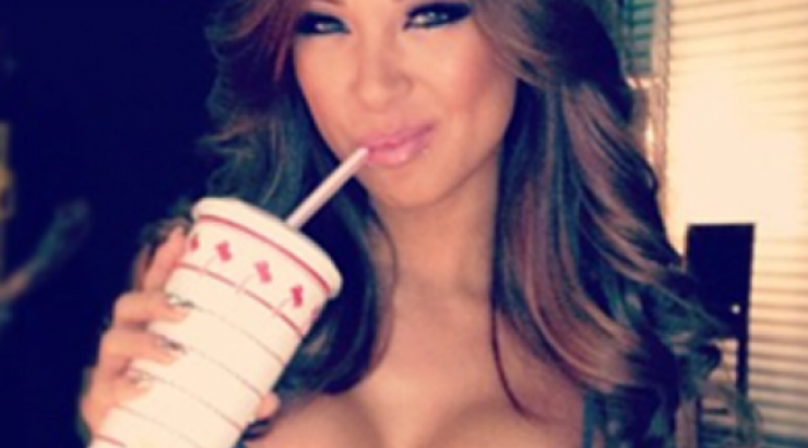 Sextortion: Οι «αμαζόνες» που παραπλανούν μέσω Facebook