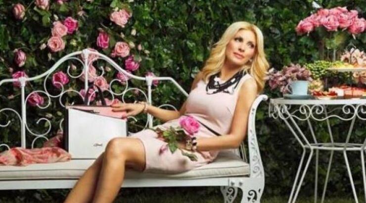 Ελένη Μενεγάκη: Να τι κάνει τα βράδια των διακοπών της! [εικόνα]