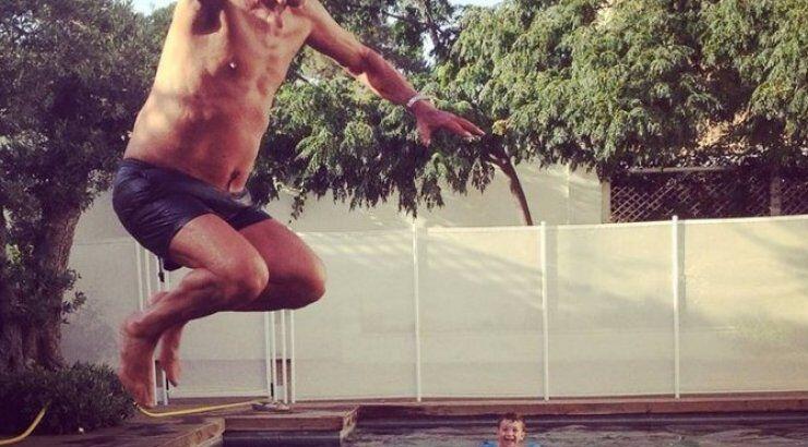 Nίκος Κόσης: Τα παιχνίδια με τον εγγονό του Ιωάννη