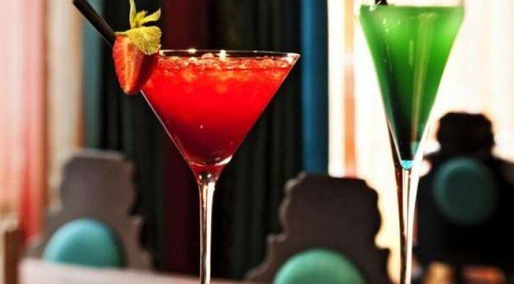 Νύχτα-μέρα στα bars της Λάρνακας