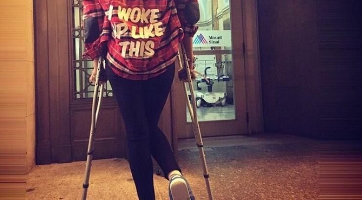 Κύπρια socialite θα κυκλοφορεί με πατερίτσες για λίγο καιρό!