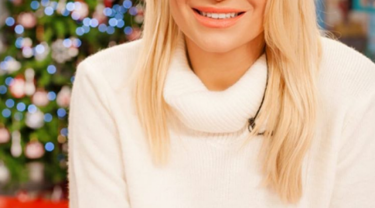 Ελληνίδα παρουσιάστρια αποκάλυψε στη Φαίη Σκορδά πως θα ανέβει τα σκαλιά της εκκλησίας!