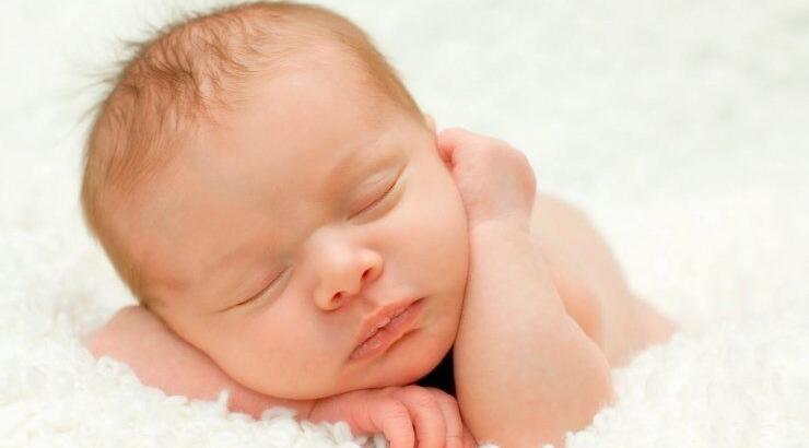 Πόσες ώρες πρέπει να κοιμούνται τα μωρά