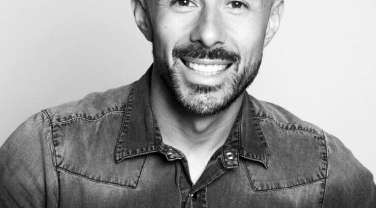 Ο καταξιωμένος James Molloy είναι ο νέος Global Makeup Ambassador της Rimmel London