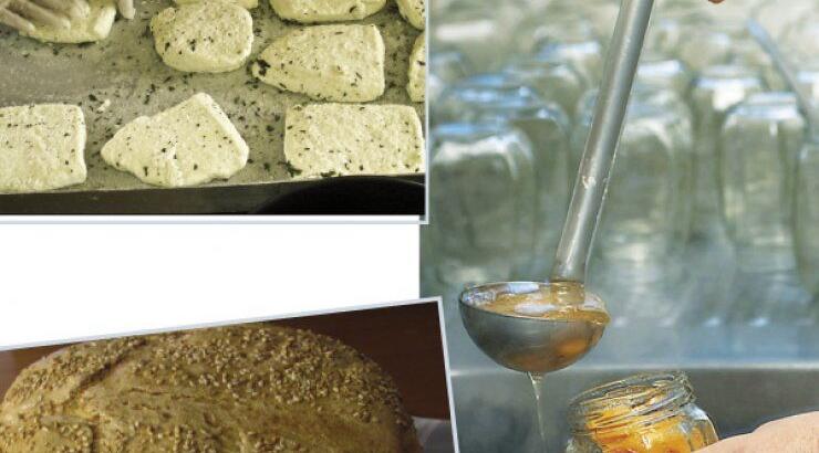 Παραδοσιακά εδέσματα σε ένα φεστιβάλ στην Κοράκου