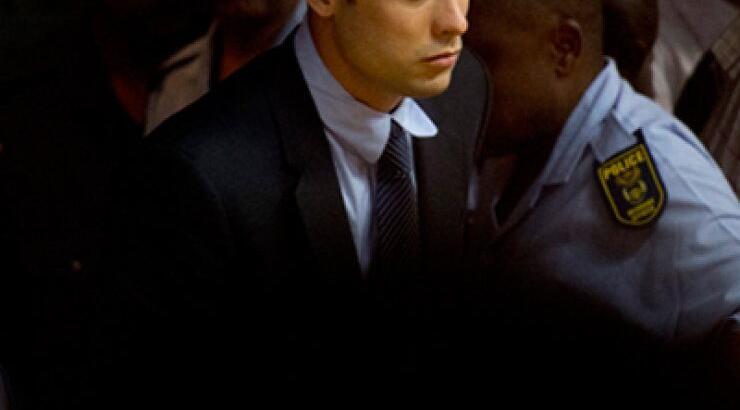 Πιστόριους: Φωτογραφίες από το μπάνιο που πυροβολήθηκε η σύντροφός του