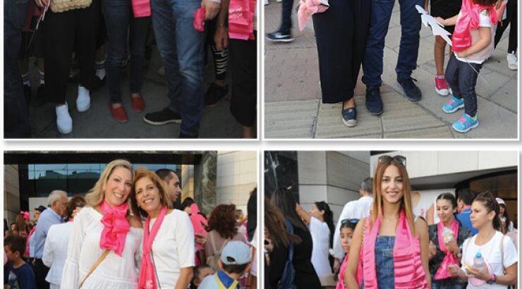 Στην πορεία με τις Ροζ Φιγούρες