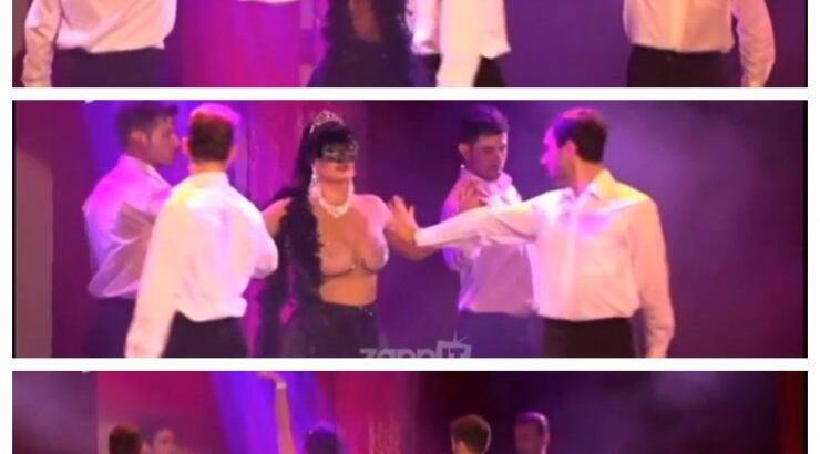 Προκαλεί και πάλι η Μαρία Κορινθίου! Μας έδειξε το στήθος της στην σκηνή του θεάτρου