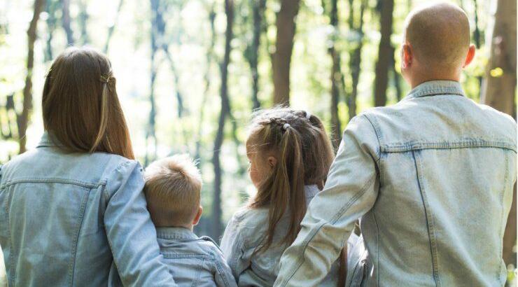 Slow Parenting: Όλα όσα πρέπει να γνωρίζετε για το κίνημα των χαλαρών γονιών