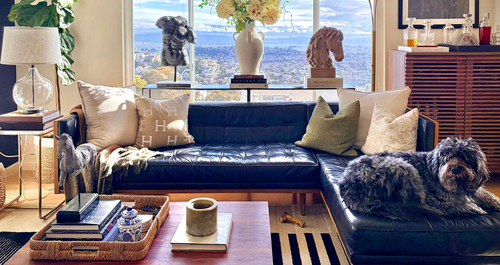 Αυτός ο ενοικιαστής γέμισε ένα άδειο διαμέρισμα 52τ.μ. με προσωπικότητα, μέσα σε μόλις 4 ημέρες