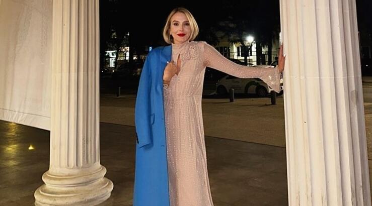 Chrome nails: 2 Κύπριες σου δίνουν inspo για το πιο μοντέρνο μανικιούρ 