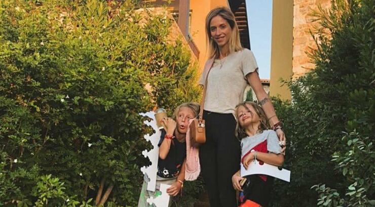 Σοφία Καρβέλα: Μας έδειξε τα παιδιά της να χορεύουν στο μετρό! [βίντεο]