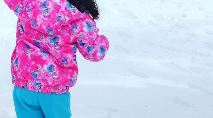 Εκδρομή στα χιόνια για Κύπρια socialite με την κορούλα της!