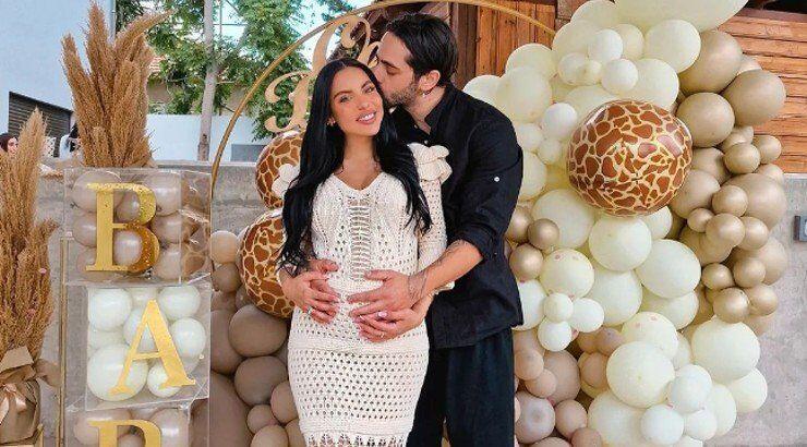 Στέφανη Σόλωνος: Πήρε εξιτήριο από το μαιευτήριο και φωτογραφίζει τον σύζυγό της με την κόρη τους