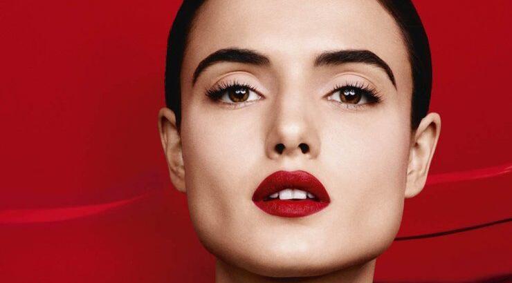 Το νέο κραγιόν του οίκου Givenchy προσφέρει όλα όσα ψάχνεις