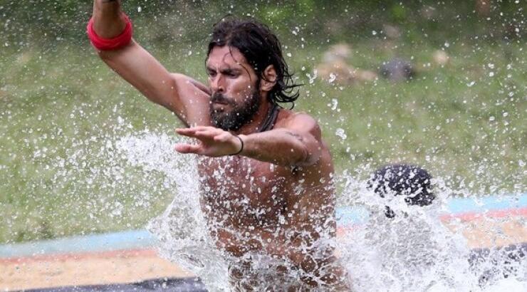 Η μητέρα του Γιάννη Σπαλιάρα μιλάει πρώτη φορά για τη συμμετοχή του γιου της στο Survivor! [βίντεο]