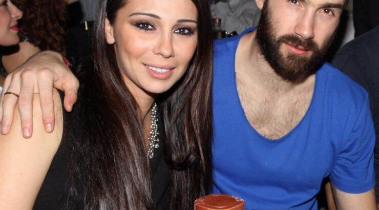 Ολυμπία Χοψονίδου: Στην παραλία λίγο πριν γεννήσει με πιο φουσκωμένη κοιλιά από ποτέ