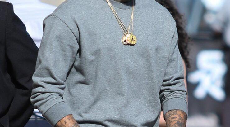 Η ροζ αλλαγή πασίγνωστου τραγουδιστή [εικόνες]