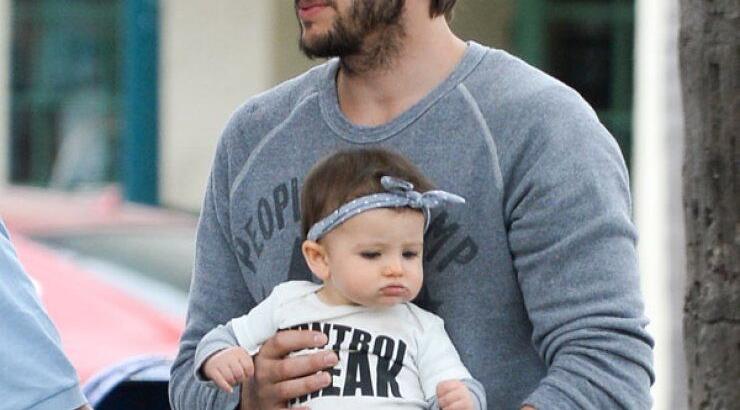 Ashton Kutcher: Εξελίσσεται στον καλύτερο μπαμπά του Hollywood [εικόνες]