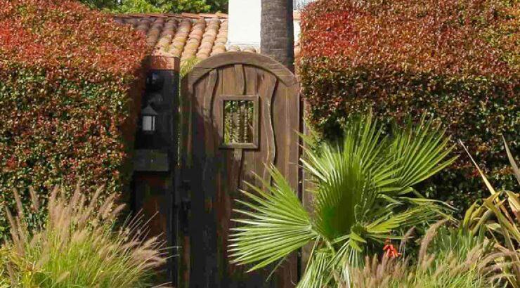 Διάσημος σταρ πουλάει το σπίτι του για να συζήσει με την αγαπημένη του [εικόνες]