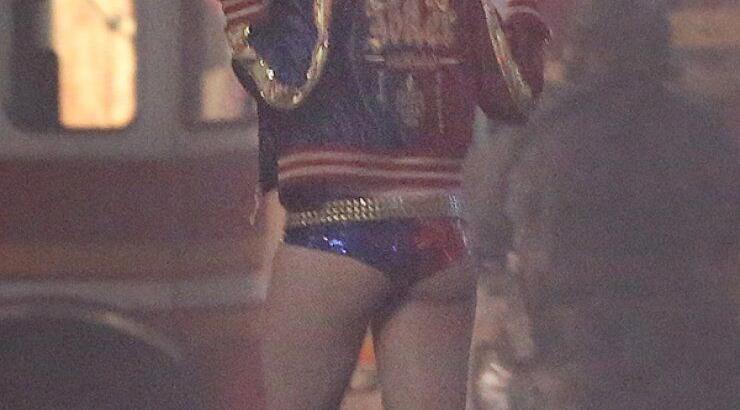 Η σταρ του Hollywood που δείχνει τα σέξυ οπίσθιά της στη νέα της ταινία [εικόνες]