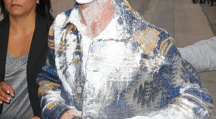 Η επίθεση που δέχτηκε ο Adam Levine στη μέση του δρόμου [εικόνες]