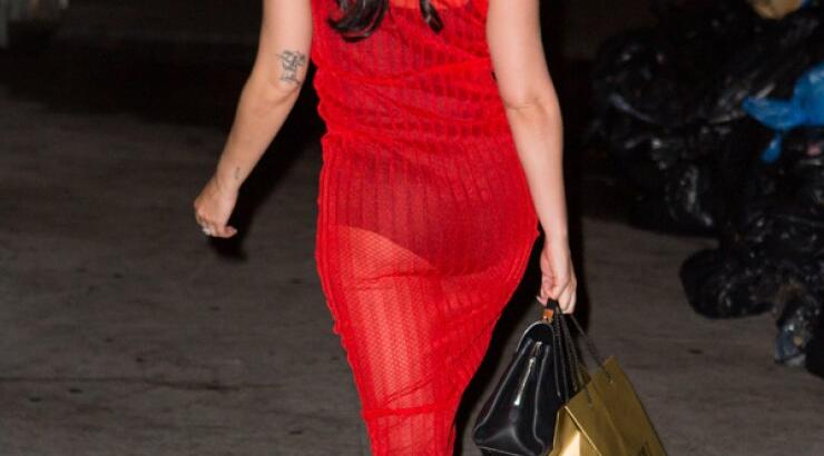 Το φόρεμα που έβαλε η Lady Gaga και έβαλε...φωτιά [εικόνες]