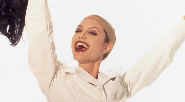 Δείτε παλιές αδημοσίευτες φωτογραφίες της Angelina Jolie [εικόνες]
