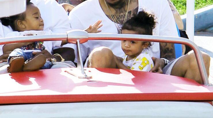 Οι τρυφερές στιγμές διάσημου τραγουδιστή με την κόρη του [εικόνες]