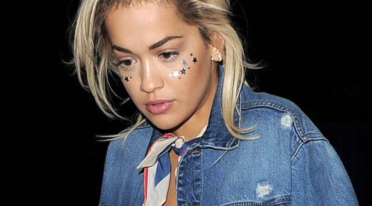 Τι έπαθε το πρόσωπο της Rita Ora; [εικόνες]