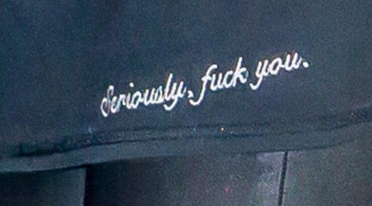 Σε ποιον στέλνει αυτό το μύνημα η Kylie; [εικόνες]