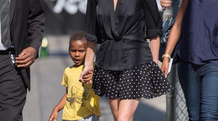 Πως τα περνάει η Charlize Theron μετά το χωρισμό; [εικόνες]