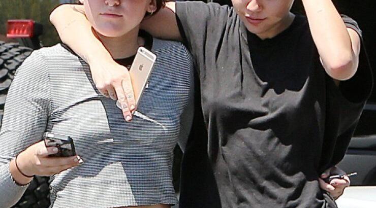 Έχετε δει ποτέ την αδερφή της Miley Cyrus; [εικόνες]