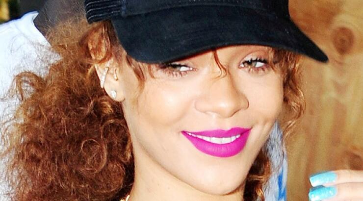 Rihanna: Αυτή είναι η αγαπημένη της μάρκα καλλυντικών [εικόνες]