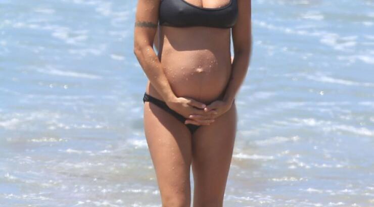 Λίγες μέρες πριν τον τοκετό για πασίγνωστο μοντέλο [εικόνες]