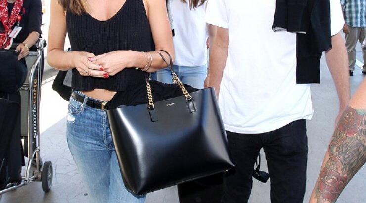 Διάσημο μοντέλο για πρώτη φορά με το νέο της αγαπημένο [εικόνες]