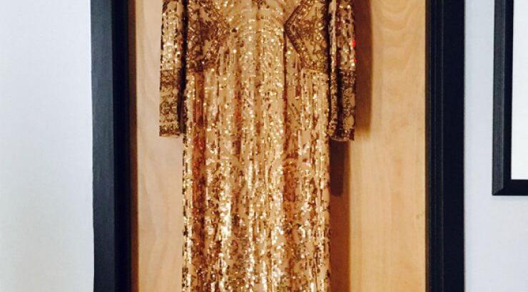 Ποια τραγουδίστρια ξέχασε φόρεμα 11,000 δολαρίων σε ξένο δωμάτιο; [εικόνες]