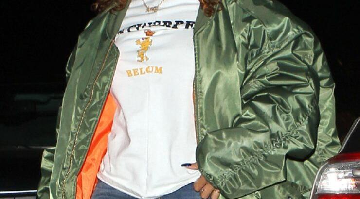 Δείτε το παράξενο μακιγιάζ που έκανε η Rihanna σε βραδυνή της εμφάνιση [εικόνες]