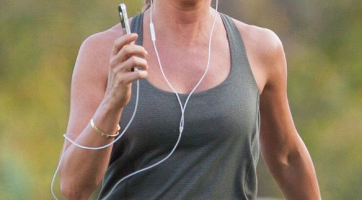 Δείτε πως περνάει τα διαλείμματά της στη δουλειά η Jennifer Aniston [εικόνες]