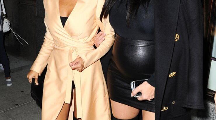 Σέξυ εγκυμονούσα η Kim Kardashian με leather outfit [εικόνες]