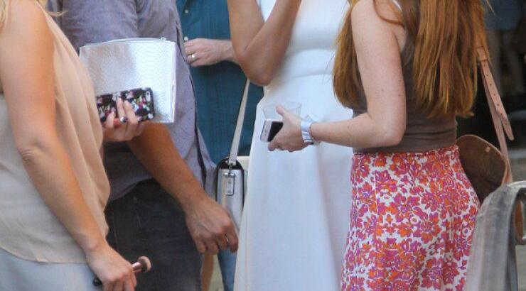 Η Jessica Alba συνεχίζει την επιχείρησή της παρά τις κατηγορίες για απάτη [εικόνες]