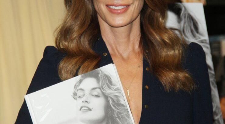 Cindy Crwaford: Τα δύσκολα παιδικά χρόνια που πέρασε 