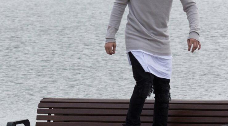 Justin Bieber: Δείτε τον να κάνει skateboard σε παγκάκι [εικόνες]