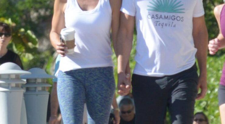 Η Cindy Crawford αποκαλύπτει το τρόπο με τον οποίο κρατιέται σε φόρμα [εικόνες]