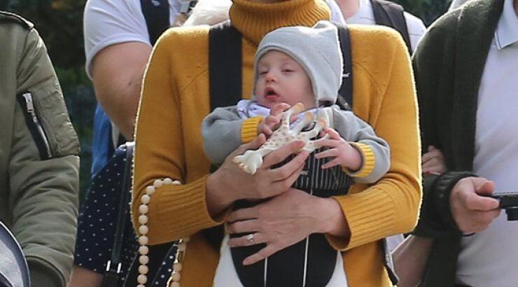 Ποια διάσημη ηθοποιός ‘’λιώνει’’ το διαδίκτυο με το μωράκι της; [εικόνες]